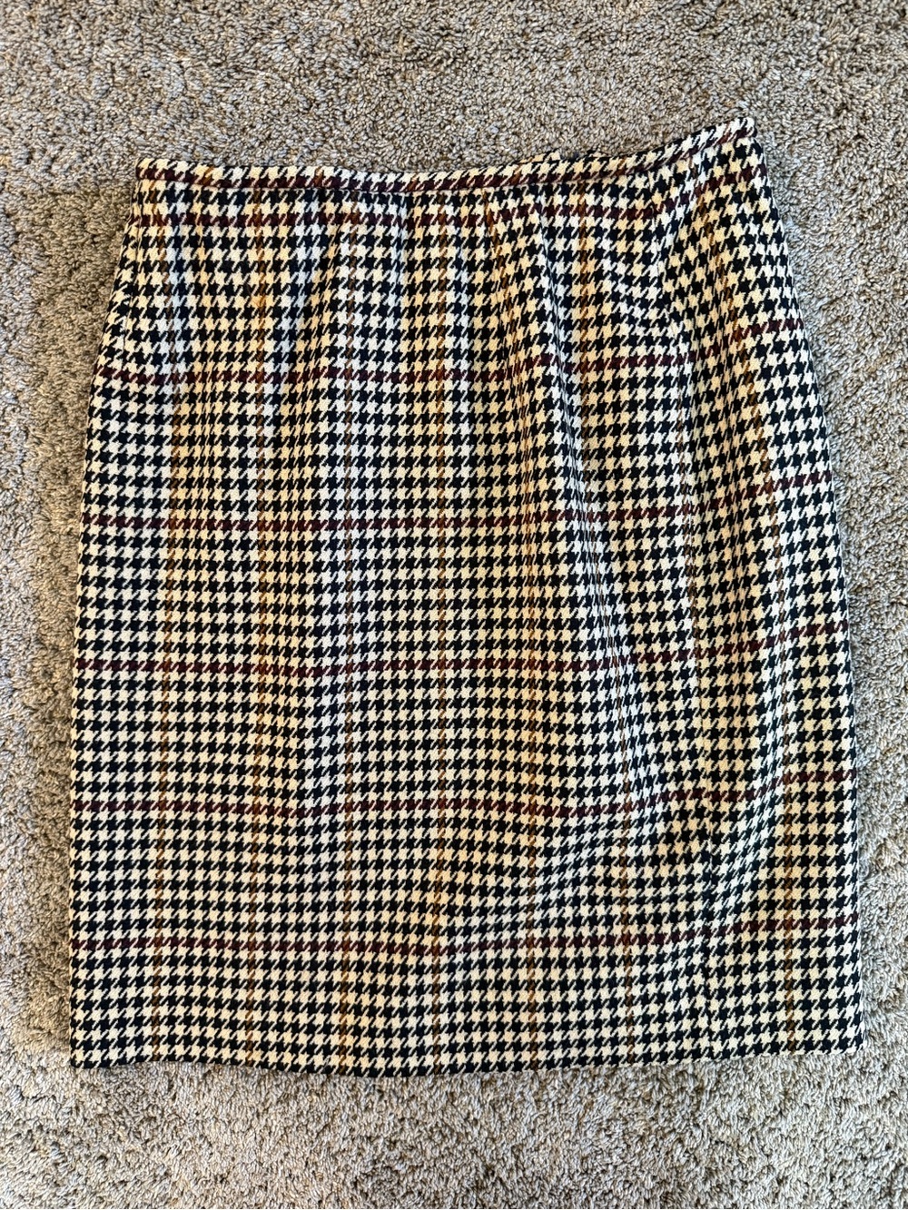 Classic Black and White Houndstooth Pencil Skirt Vintage